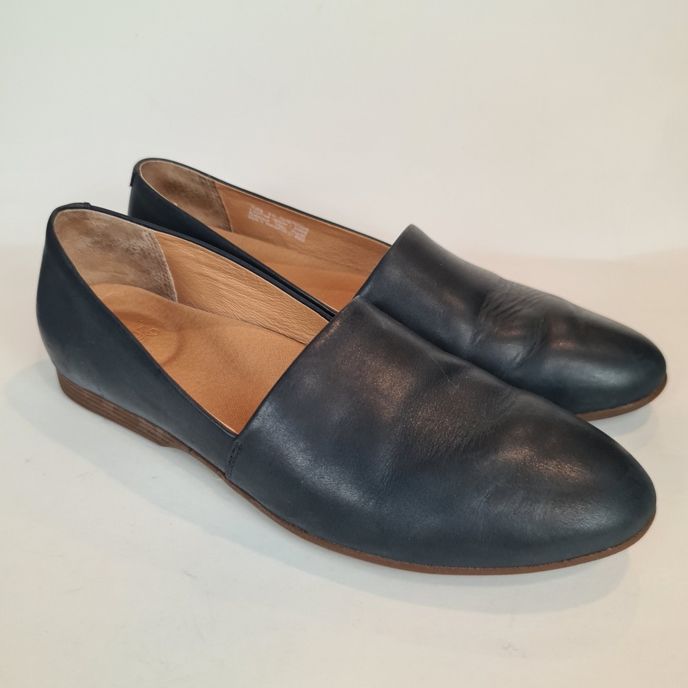 Dansko Larisa Milled Leather Navy Blue Slip On Loafer Flats Size 40 US 9.5-10